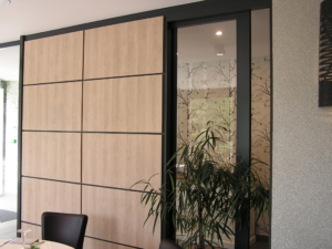 cloison à porte galandée